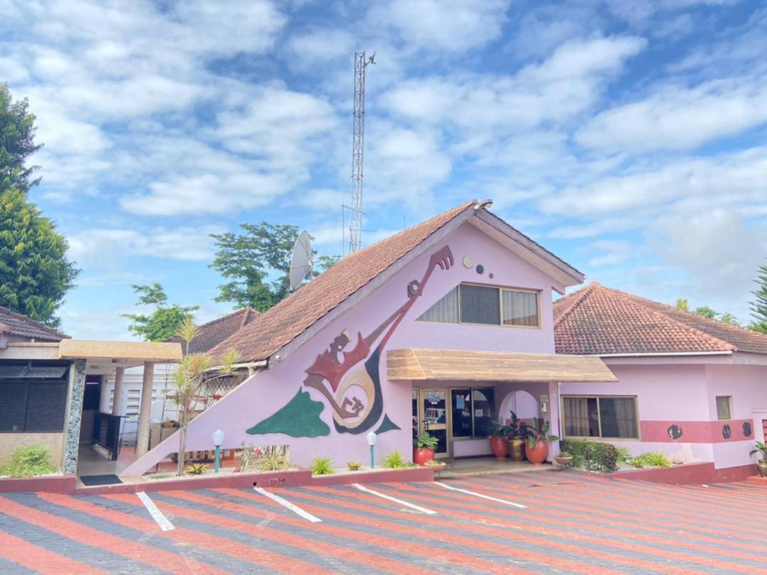 Royal Basin Resort Kumasi Exterior photo